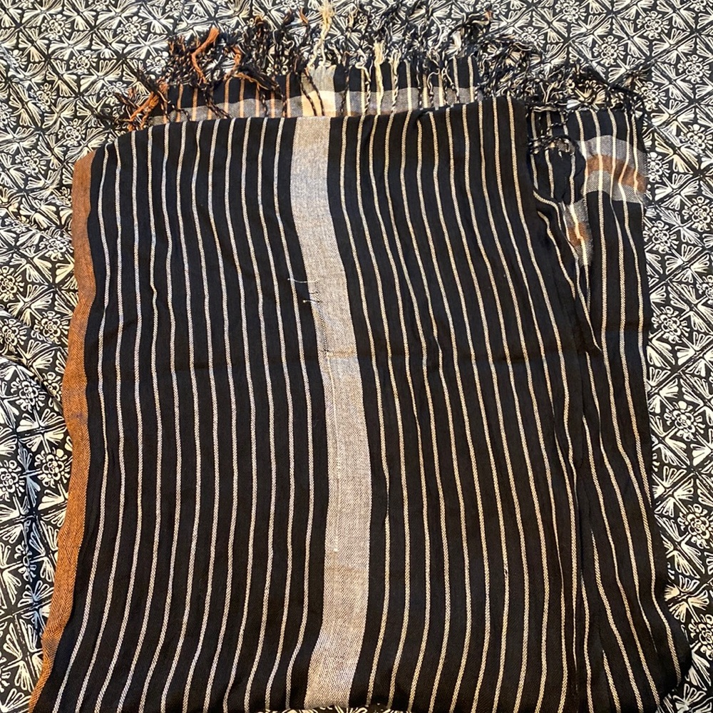 Black and gold scarf